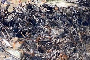 Cháy lớn trong đêm thiêu rụi 20 xe máy và xe đạp điện ở Bình Định