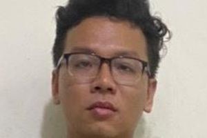 Chuyển 2,2 tỷ đồng cho 'thầy bói' để mua tranh vẽ cúng giải hạn