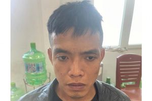 Đối tượng dùng dao khống chế 2 nữ sinh cướp tài sản bị di lý về Đà Nẵng