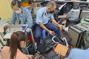 Dư luận nói gì về việc truy quét hàng giả, hàng nhái tại Saigon Square