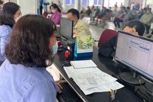 Đừng đẩy khó cho hành khách mua vé tàu Tết!