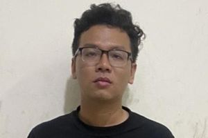 Mất 2,2 tỷ 'giải hạn' sau khi đi xem bói bài