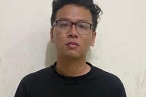 Nghe 'thầy bói phán', cô gái trẻ chuyển 2,2 tỉ đồng để mua tranh 'giải hạn'