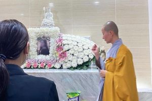 Những hình ảnh trong tang lễ nữ sinh Việt mất tại thảm kịch ở Itaewon khiến tất cả nghẹn lòng
