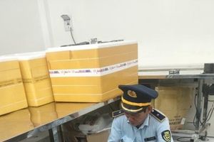 Sản xuất kem trộn số lượng lớn, gắn mác mỹ phẩm xịn