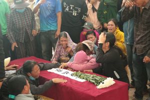 Thi thể nữ sinh Hàn Quốc về nhà trong những giọt nước mắt tiếc thương