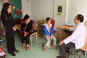 Tin 30/11: Bốn tháng đi tìm vị ân nhân đã trả lại hơn nửa tỷ đồng bị đánh rơi; 18 học sinh tiểu học đột nhiên ngất xỉu, khóc thét và kích động