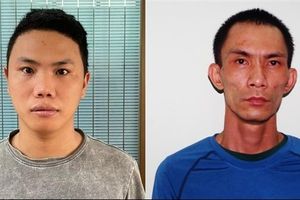 Truy bắt 'đá xế' chuyên nghiệp, 'lòi' ra 4 xe máy và 5 khẩu súng