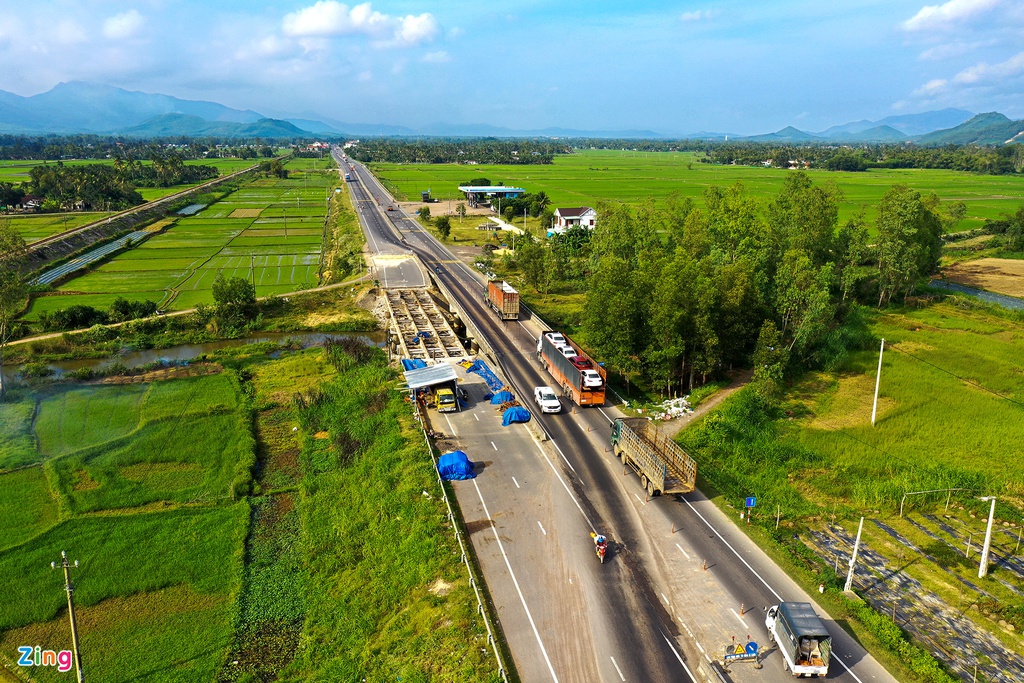 Cau hong quoc lo Binh Dinh anh 1