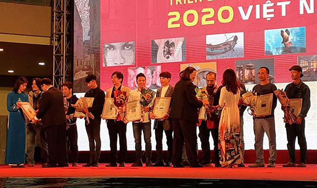 Triển lãm Mỹ thuật Việt Nam 2020: Giảng viên mỹ thuật Lê Trọng Nghĩa đạt giải Ba