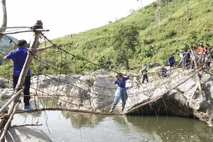 Làng O2 bừng sáng từ điện mặt trời