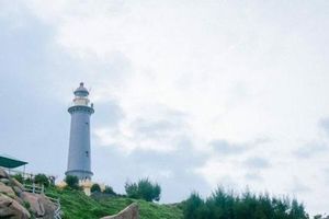 Ngọn hải đăng nổi tiếng ở Phú Yên có tên là gì?