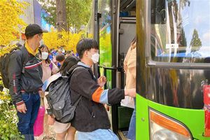TP Hồ Chí Minh: Đưa hơn 1.000 sinh viên khó khăn về quê đón Tết