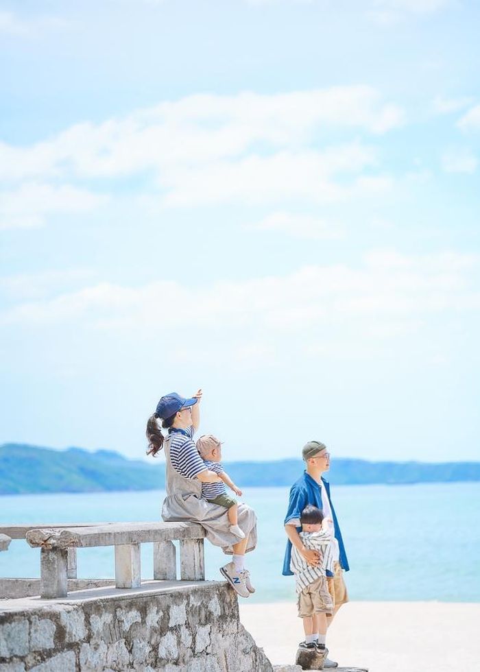 0818bb1d615f8801d14e Bé 10 tháng tuổi cùng bố mẹ phượt 100km/ngày bằng xe máy, chụp bộ ảnh đẹp như truyện tranh 22