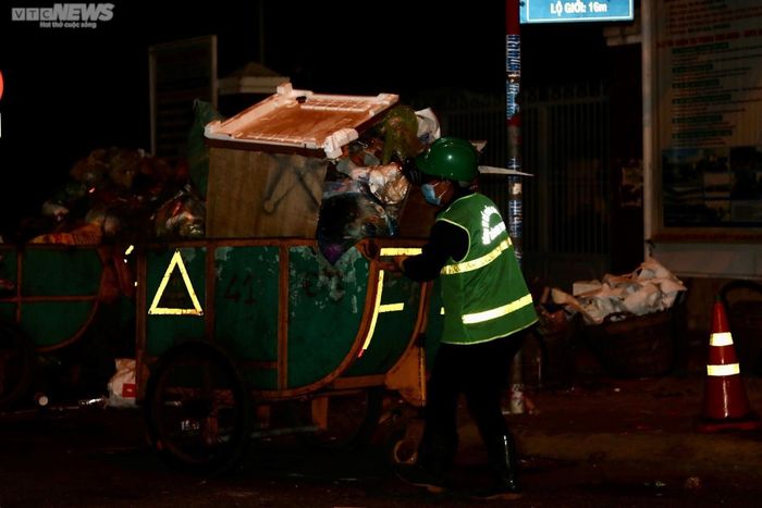 0d7631e4f9a610f849b7 Nỗi lòng người lao công sau ngày đông nghẹt khách du lịch ở Quy Nhơn 18