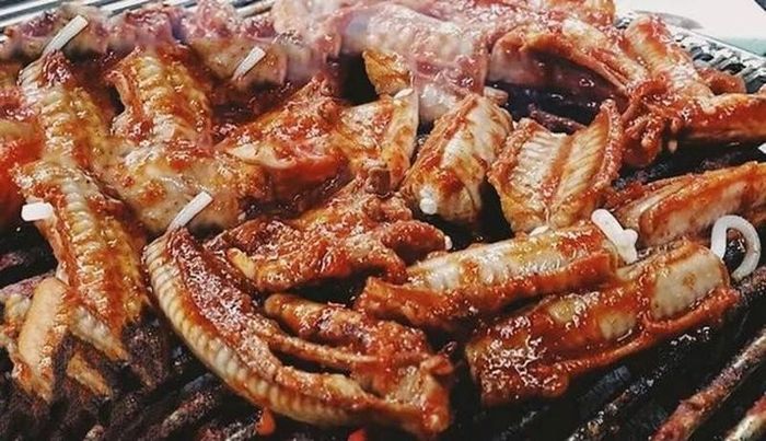 Loại cá có hình dạng đáng sợ, các bà nội trợ săn lùng 6