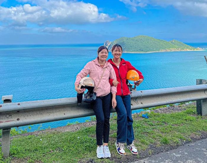 1edcbd644826a178f837 Con gái đưa mẹ đi phượt xuyên Việt 12