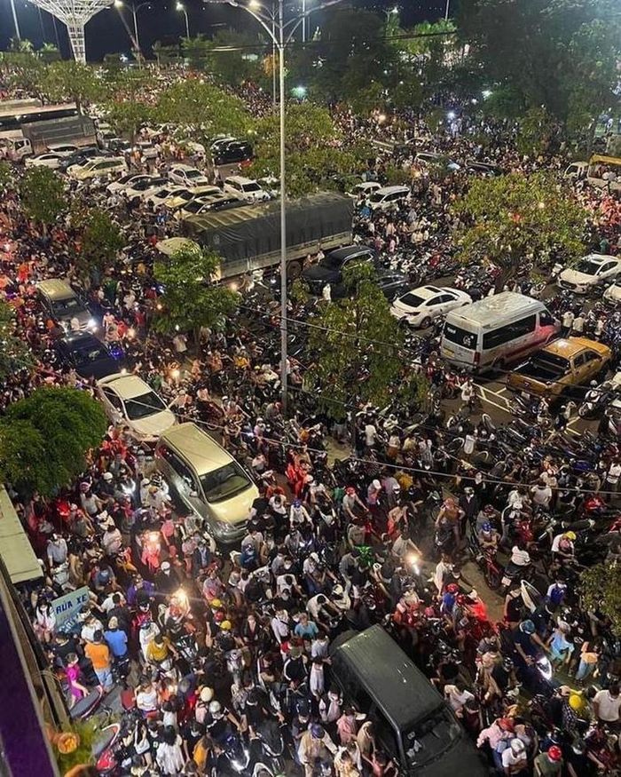 1efe65a59be772b92bf6 Điểm du lịch dịp lễ 30/4: Nơi 'biển người' chen lấn, nơi hủy tour hàng loạt 4