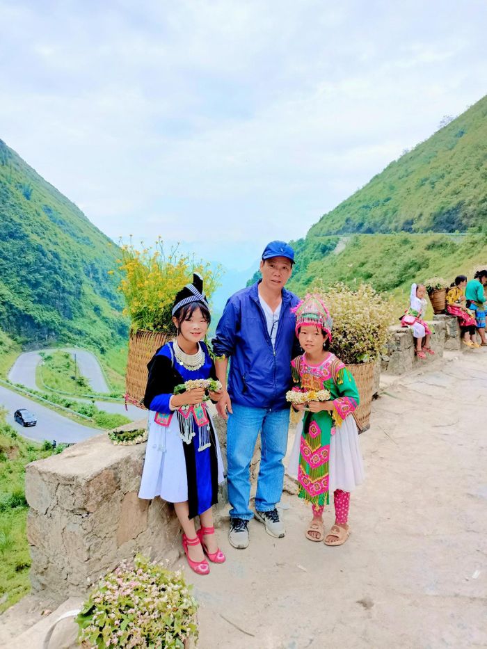 200fb23b6b798227db68-1 Thầy giáo 52 tuổi đi xe máy xuyên Việt, kể lúc chặn đầu ô tô trên 'đèo gió hú' 28