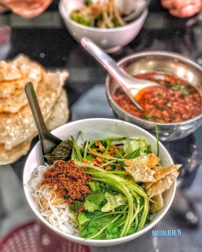 Món ăn nức tiếng Quy Nhơn nhìn ngỡ bún riêu, nếm thử mới thấy hương vị đặc biệt 14