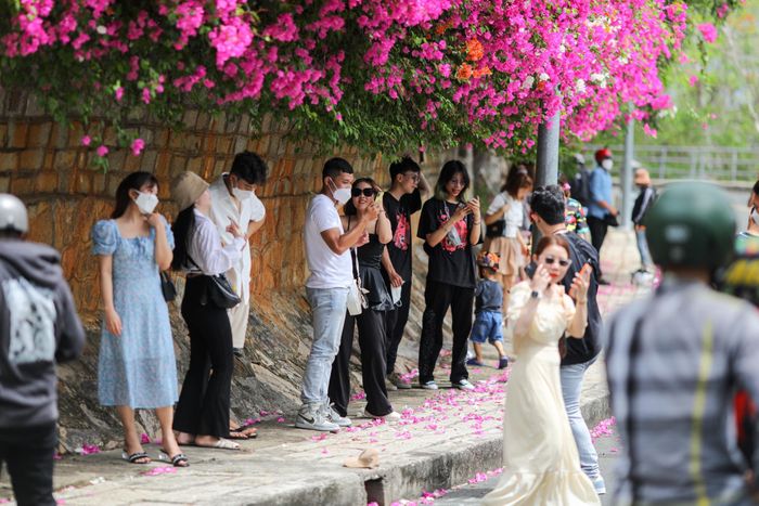 208aac9b53d9ba87e3c8 Mưa lớn, không quá tải khách trong mùa lễ 30/4 14