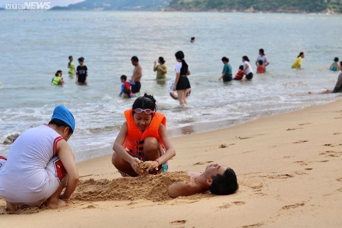 215a57409802715c2813 Nghỉ lễ 2/9: Quy Nhơn đông nghịt khách, Phú Yên nhiều điểm du lịch quá tải 4