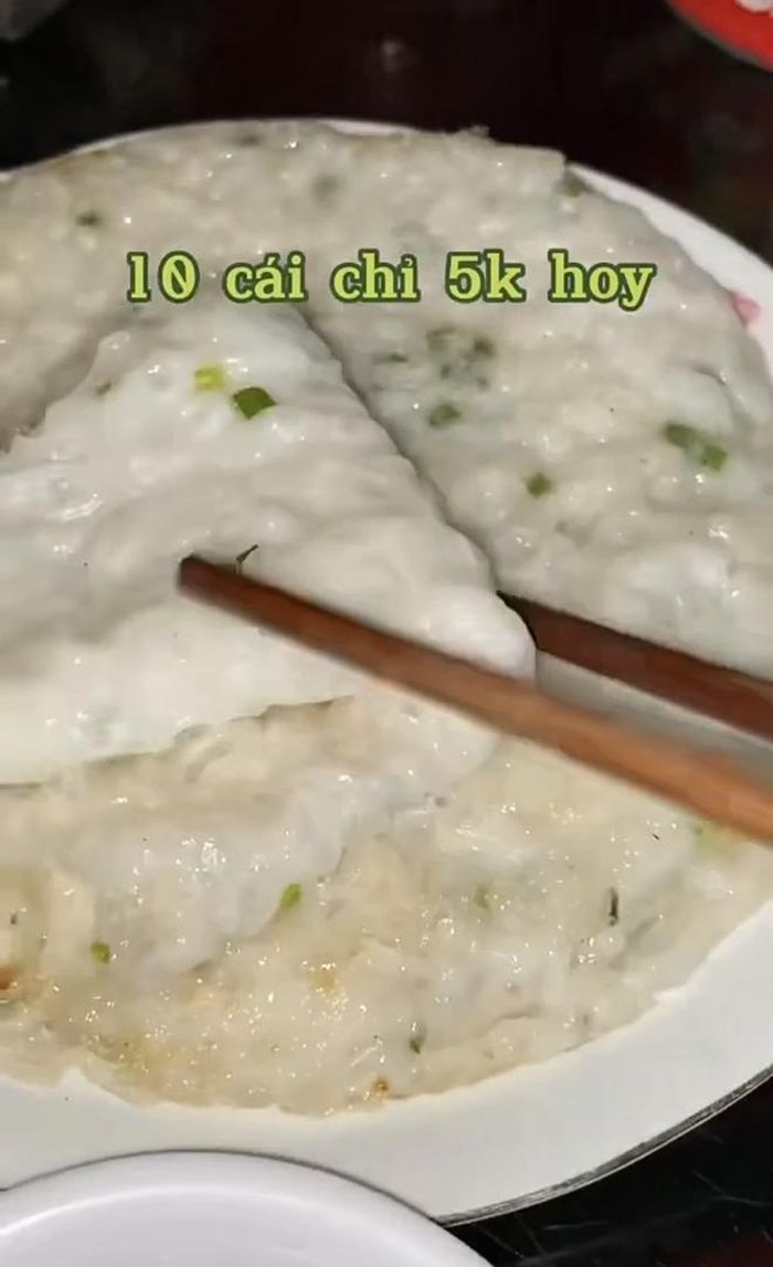 Dạo một vòng khu chợ rẻ bậc nhất Việt Nam tại Bình Định: Cầm 50k ăn được đủ món 5