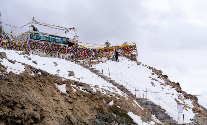 2ec3ea78da35336b6a24 Khách Việt lạc đường, phải ngủ trong đồn cảnh sát ở 'tiểu Tây Tạng' 7