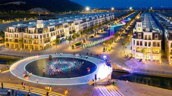 45686fca908879d62099 Độc đáo Quảng trường cầu chữ O trên bán đảo Phương Mai 19