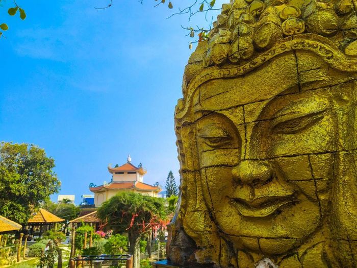 Chiêm ngưỡng bức tượng Phật đôi cao nhất Việt Nam tại Quy Nhơn 11