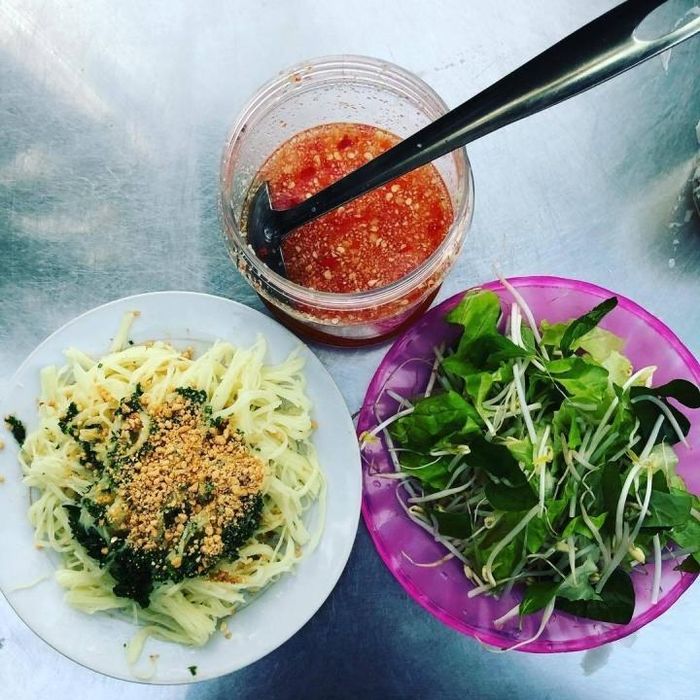 Món bánh dây đặc sản Bồng Sơn: Trông dân dã mà đã ăn là không thể dừng đũa 1