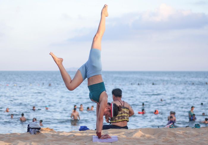 Biển Quy Nhơn đông đúc nhộn nhịp trong ngày đầu nghỉ lễ 2/9 12