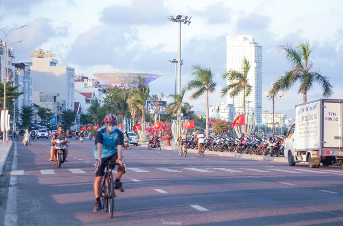 Biển Quy Nhơn đông đúc nhộn nhịp trong ngày đầu nghỉ lễ 2/9 20