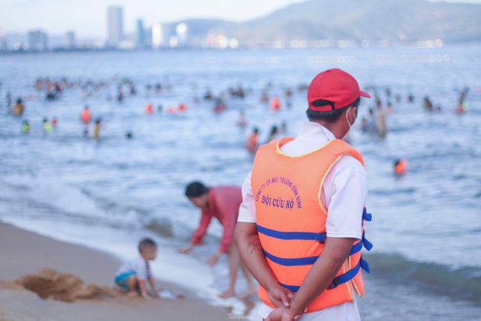 Biển Quy Nhơn đông đúc nhộn nhịp trong ngày đầu nghỉ lễ 2/9 16