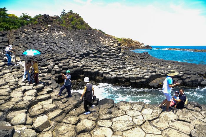 5e7b0b1ec45c2d02744d Kẹt xe gần một giờ ở Gành Đá Đĩa 33