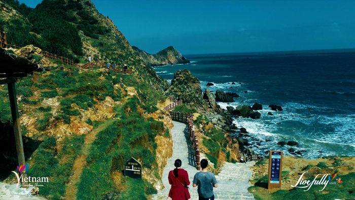 5eed1af2e4b00dee54a1 Việt Nam đón gần 70.000 lượt khách trong tháng 4 3