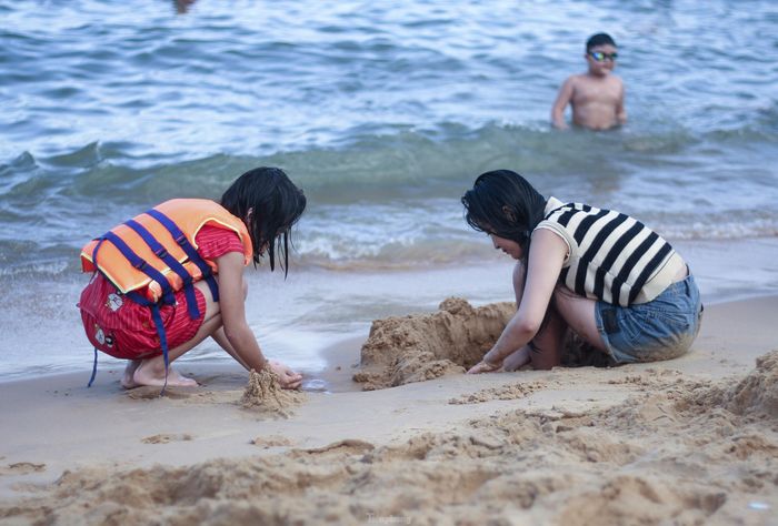 Biển Quy Nhơn đông đúc nhộn nhịp trong ngày đầu nghỉ lễ 2/9 7