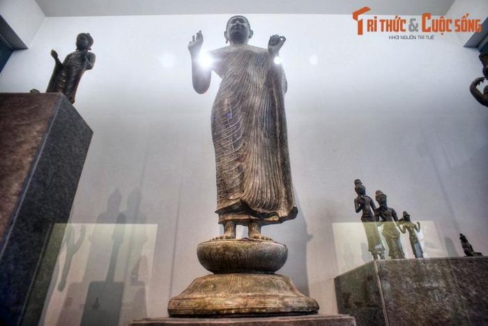 61aa2bf7a2b54beb12a4 Bí ẩn tượng Phật bằng đồng cổ nhất Đông Nam Á của Việt Nam 6