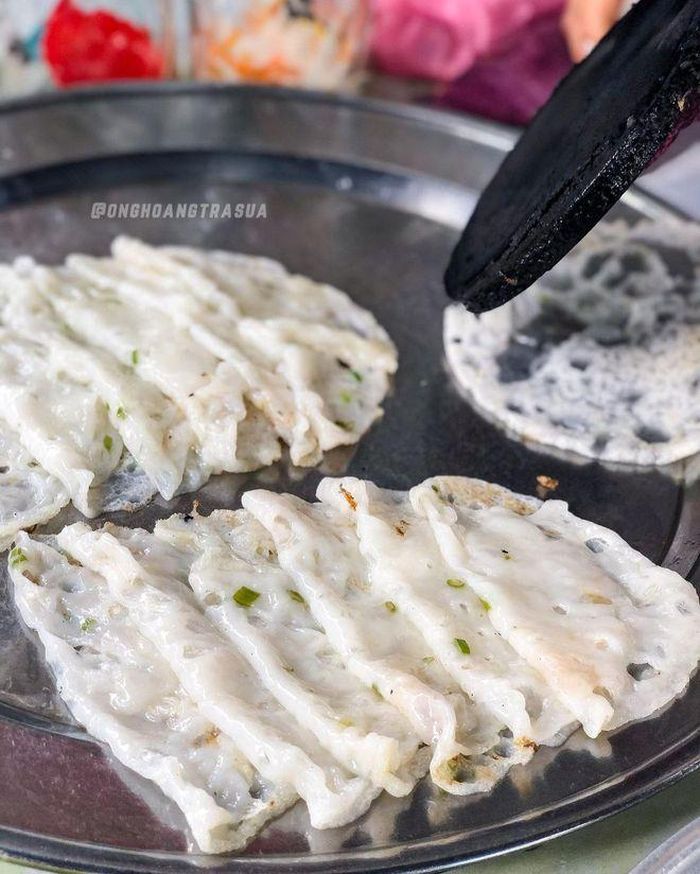 Dạo một vòng khu chợ rẻ bậc nhất Việt Nam tại Bình Định: Cầm 50k ăn được đủ món 10