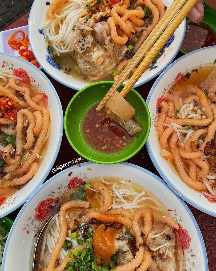 62acc0611923f07da932 7 món bún miền Tây tên nghe 'lạ hoắc' nhưng vị siêu ngon: Toàn những đặc sản với cách chế biến có 1-0-2 20