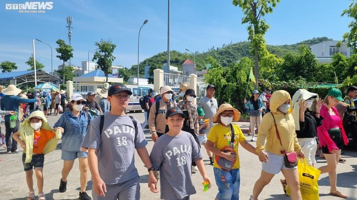 66c70fddc09f29c1708e Nghỉ lễ 2/9: Quy Nhơn đông nghịt khách, Phú Yên nhiều điểm du lịch quá tải 30