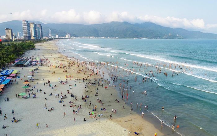 68a1de6c5e2eb770ee3f Du lịch Phú Quốc lên ngôi, Đà Nẵng giảm nhiệt 14