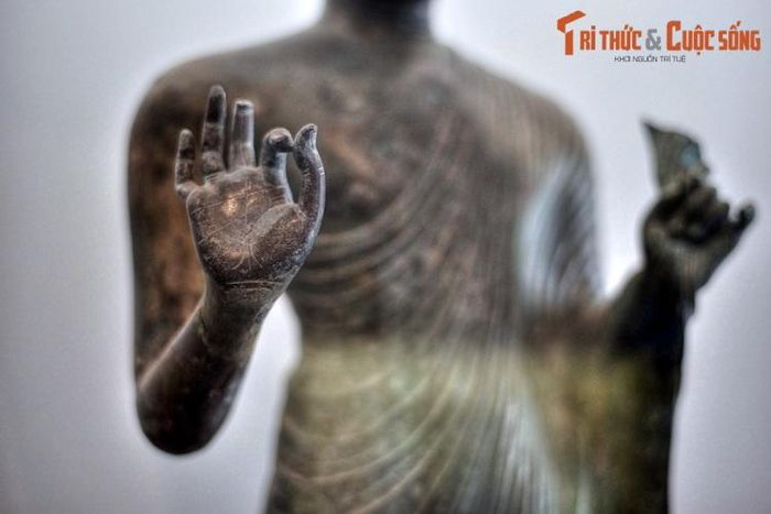 70e43eb9b7fb5ea507ea Bí ẩn tượng Phật bằng đồng cổ nhất Đông Nam Á của Việt Nam 10