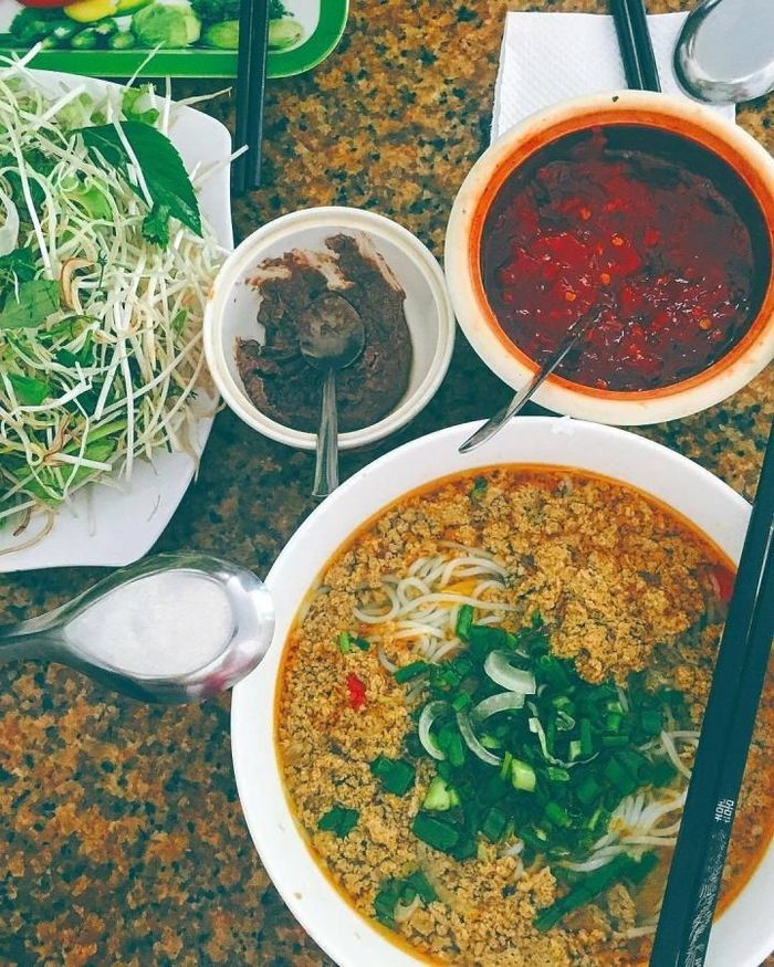 Món ăn nức tiếng Quy Nhơn nhìn ngỡ bún riêu, nếm thử mới thấy hương vị đặc biệt 4