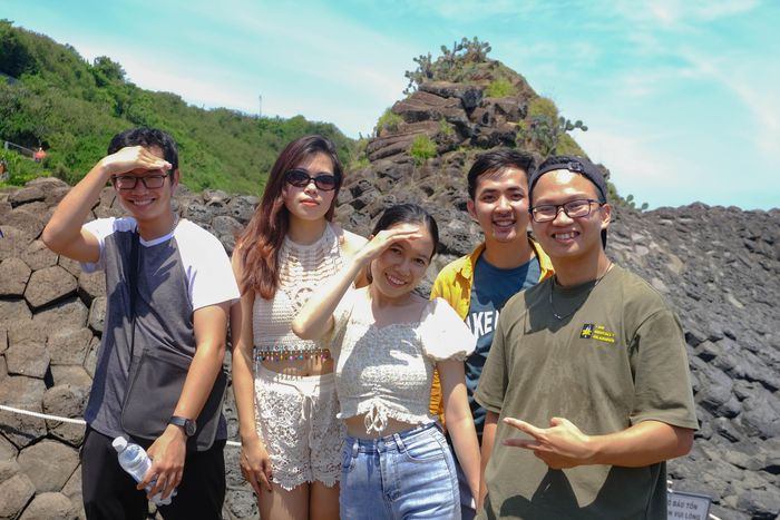 8842df271065f93ba074 Kẹt xe gần một giờ ở Gành Đá Đĩa 20