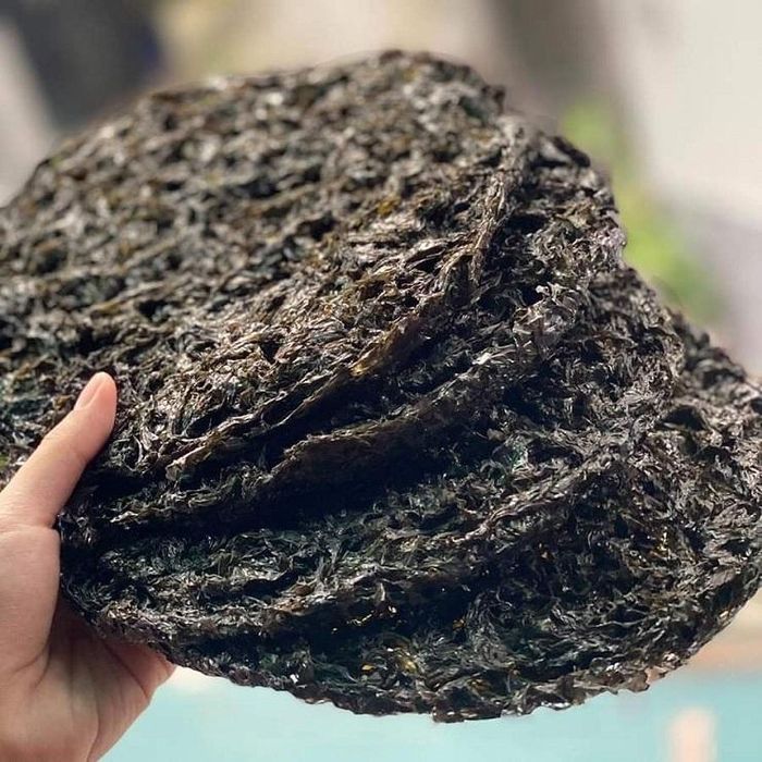 Vào mùa 'lộc trời' mọc lên từ đá, người dân đi lấy về bán giá hàng triệu đồng/kg 14