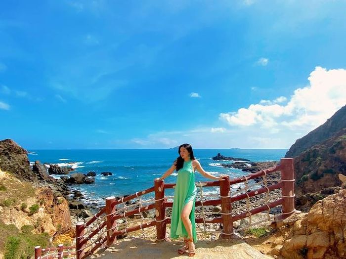 9150ae4c5c0eb550ec1f Eo biển 'trăng khuyết' Quy Nhơn - thiên đường biển đẹp đang được quan tâm bậc nhất trong mùa hè này 5