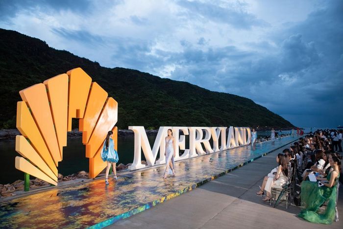 Chiêm ngưỡng sàn catwalk giữa biển độc đáo của Miss World Vietnam 2022 0