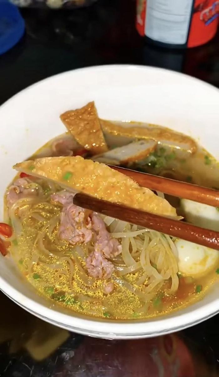 Dạo một vòng khu chợ rẻ bậc nhất Việt Nam tại Bình Định: Cầm 50k ăn được đủ món 32