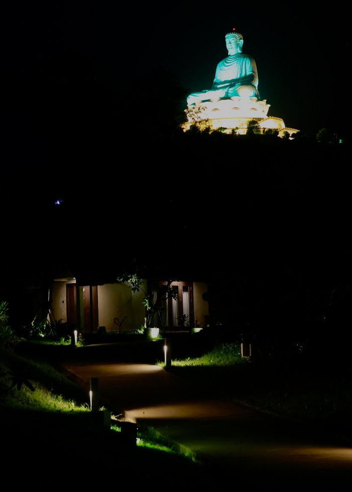 9eeb6a3cb47e5d20046f Đến Linh Phong tự, chiêm ngưỡng tượng Phật ngồi khổng lồ 18